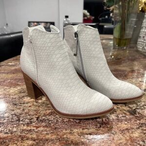 MIA Textured Cream Heeled Boots